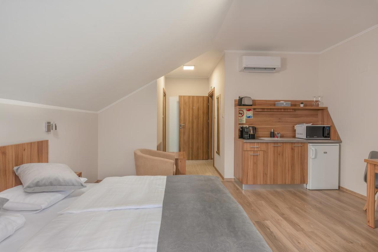 Hídfő Apartman-Nyugalom Szigetei Gyula Exterior foto