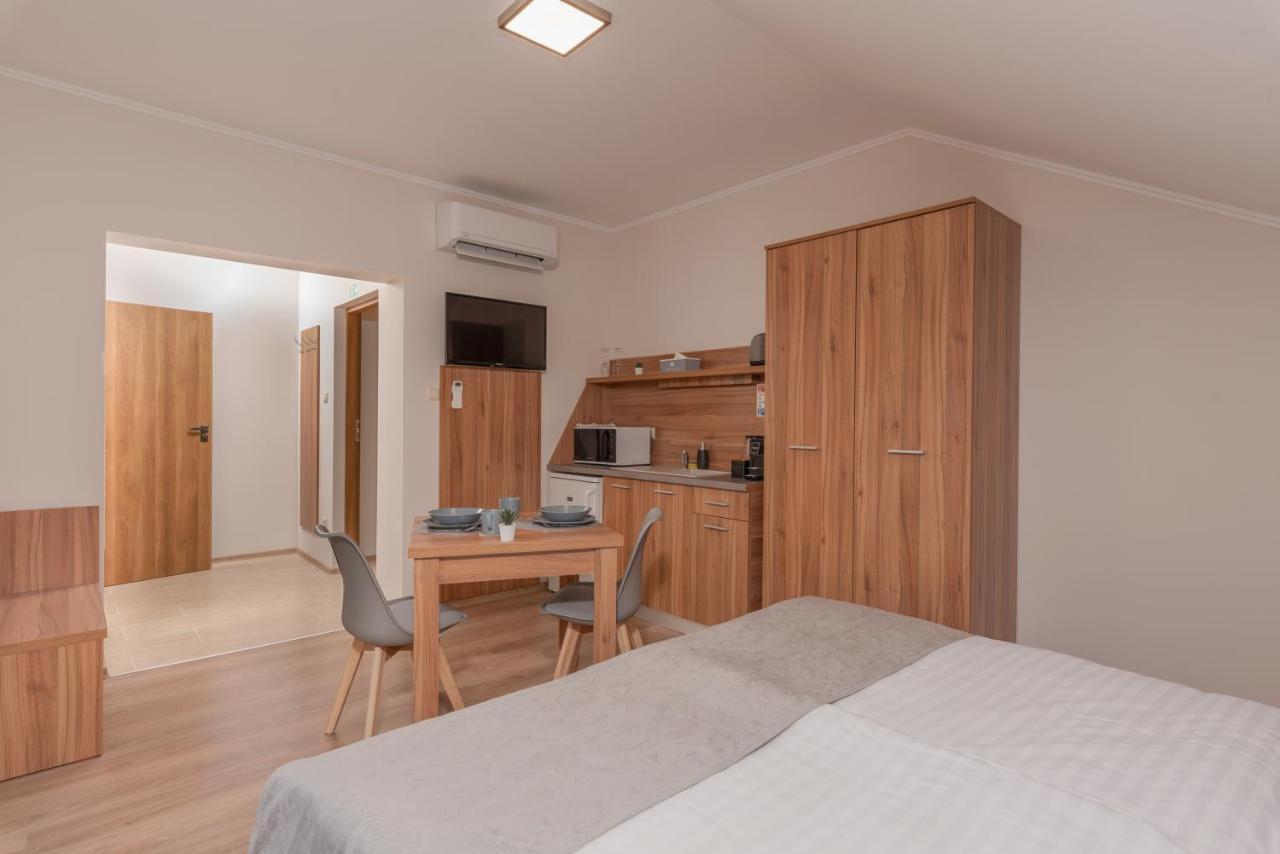 Hídfő Apartman-Nyugalom Szigetei Gyula Exterior foto