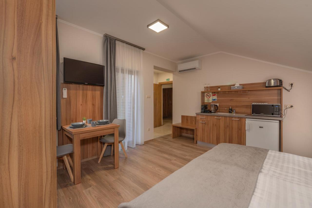 Hídfő Apartman-Nyugalom Szigetei Gyula Exterior foto